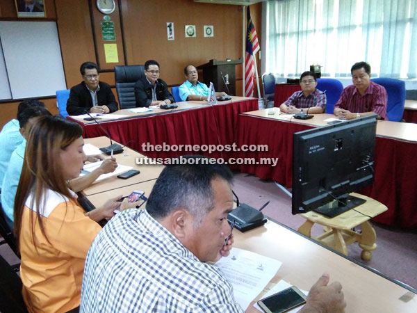 Jabang (centre) and deputy Kapit Walikota Lawrence Liston Baling on his left during the meeting with local clubs and NGOs to discuss the ‘My Beautiful Malaysia Day 2.0’ programme.