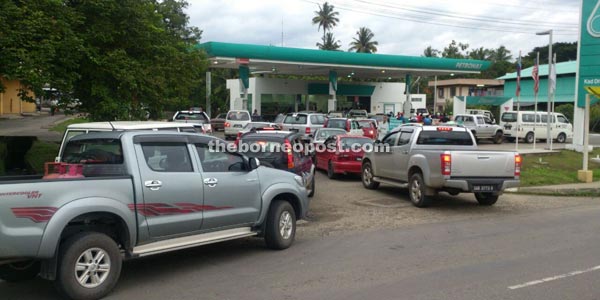 Road users rushed to one of petrol stations yesterday to get fuel supply.