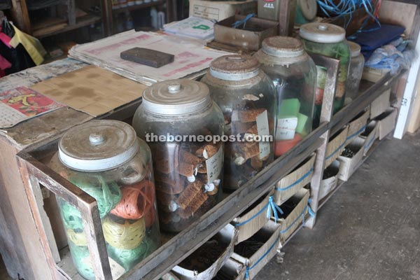 Antique jars still used to store trinkets in Durin bazaar. 