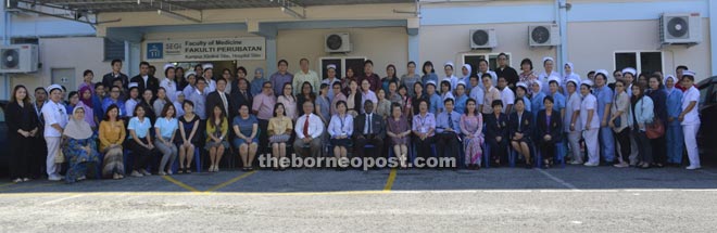 The workshop participants in a group photograph. Seated from ninth left are Mohd Raili, Dr Ngian, Dr Muhammad Rais and Dr Suchitra.