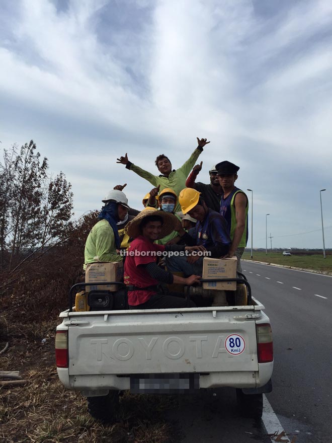 Naim volunteers are happy to have helped in putting out the bushfires. 