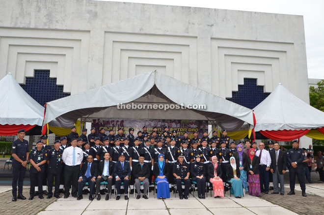 Megawati (seated, centtre) joins course participants, Pulapol trainers and guests for a group photo.