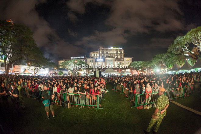 About 15,000 people attended the Konsert Era Sayang Sarawak held at Padang Merdeka recently.