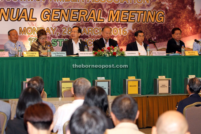 Pemanca Wong (fourth left) speaking at the STA AGM. With him are Lau (third left) and STA office bearers. — Photo by Chimon Upon