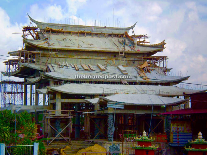 The construction of the temple in progress. It was completed in 2012.