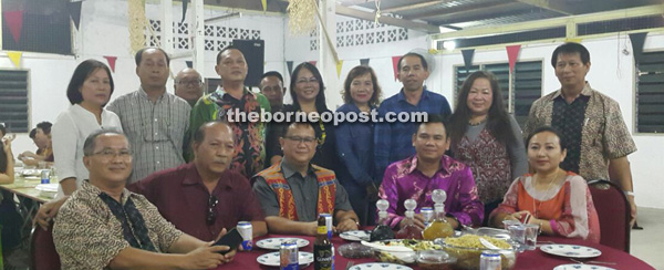 Nanta (seated centre) with Gira (second right) and other SDNU members during the dinner.