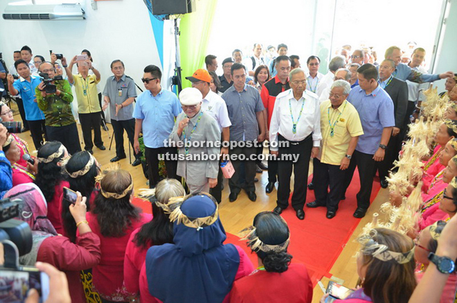 Taib and Adenan arrive at HEP hall for the opening of Murum HEP. 