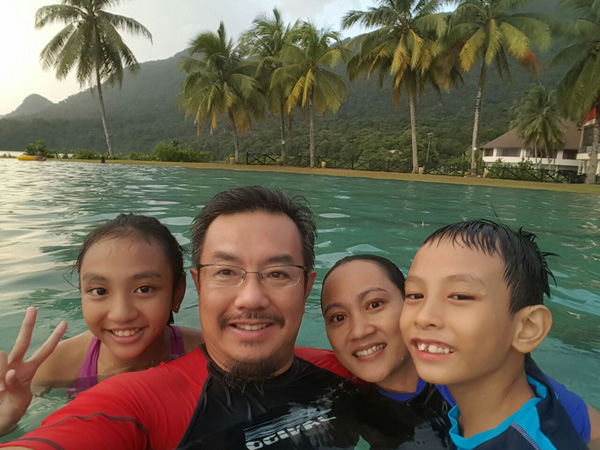 Christopher Tan and his family.