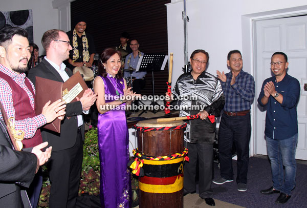 Abang Johari hits the drum to launch the music and arts festival.