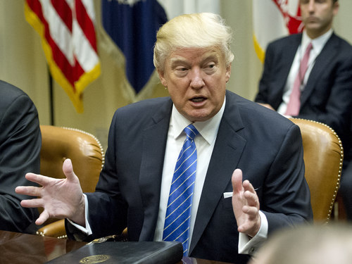 US President Donald Trump makes remarks at a breakfast and listening session with key business leaders in the Roosevelt Room of the White House on January 23. (archive) Credit: Ron Sachs / Pool via CNP (Credit Image: © Ron Sachs/CNP via ZUMA Wire) Photo: Ron Sachs/dpa