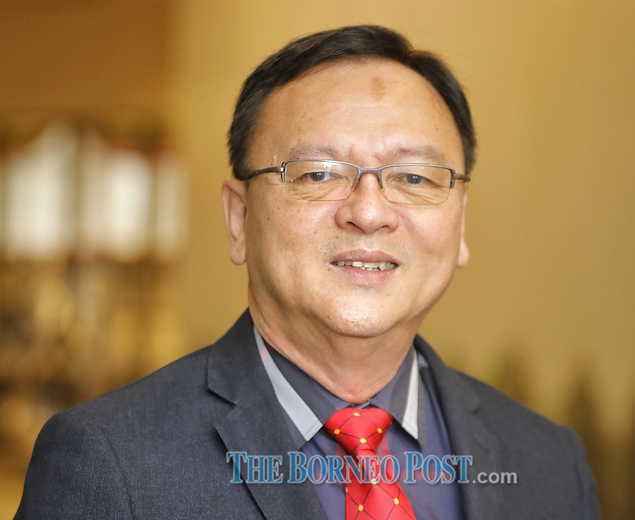Suivez les traces d’un collègue, excusez-vous auprès des habitants du Sarawak, dit Lo à Chong