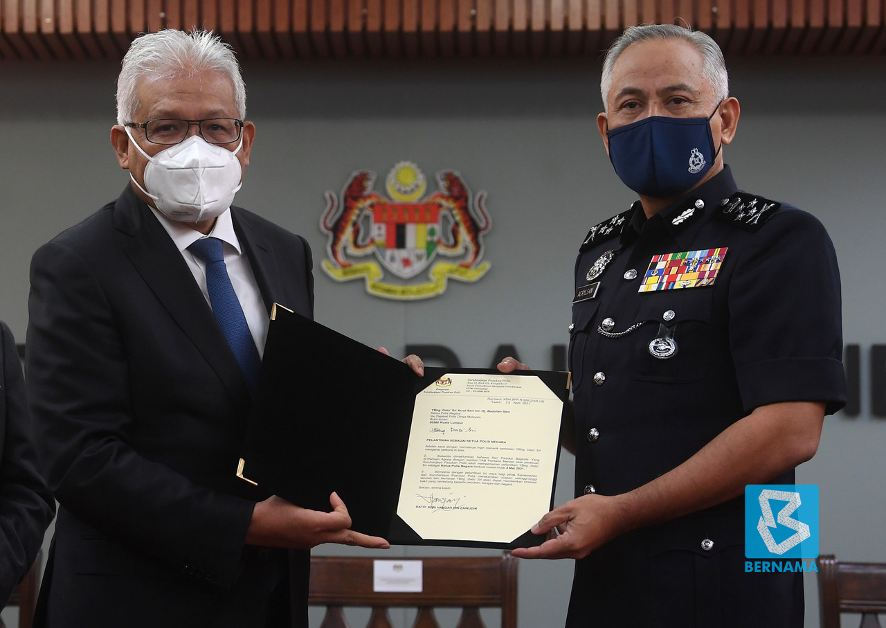 Seri acryl sani dato Malaysia’s Inspector
