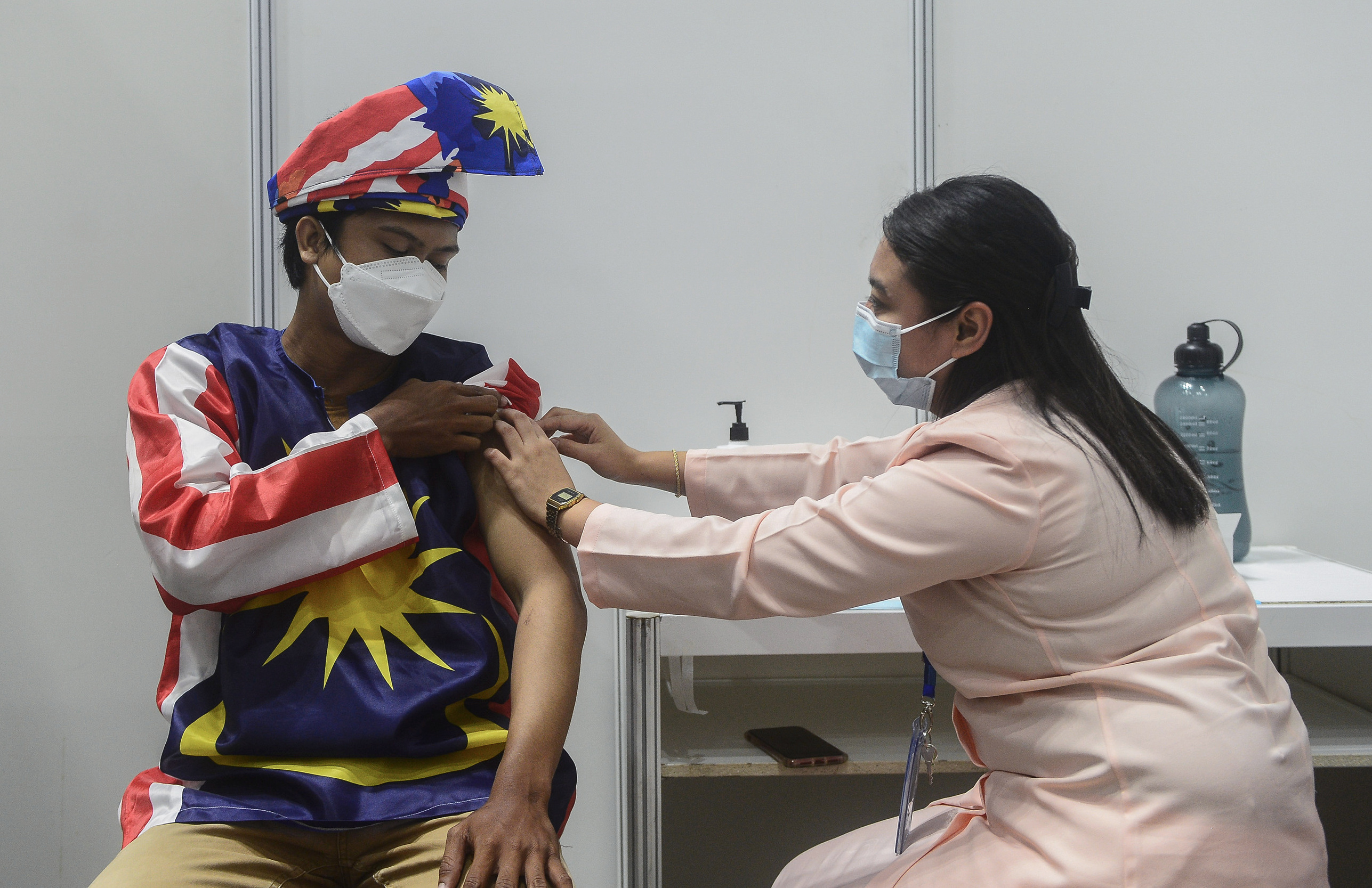Kadar vaksinasi dewasa malaysia