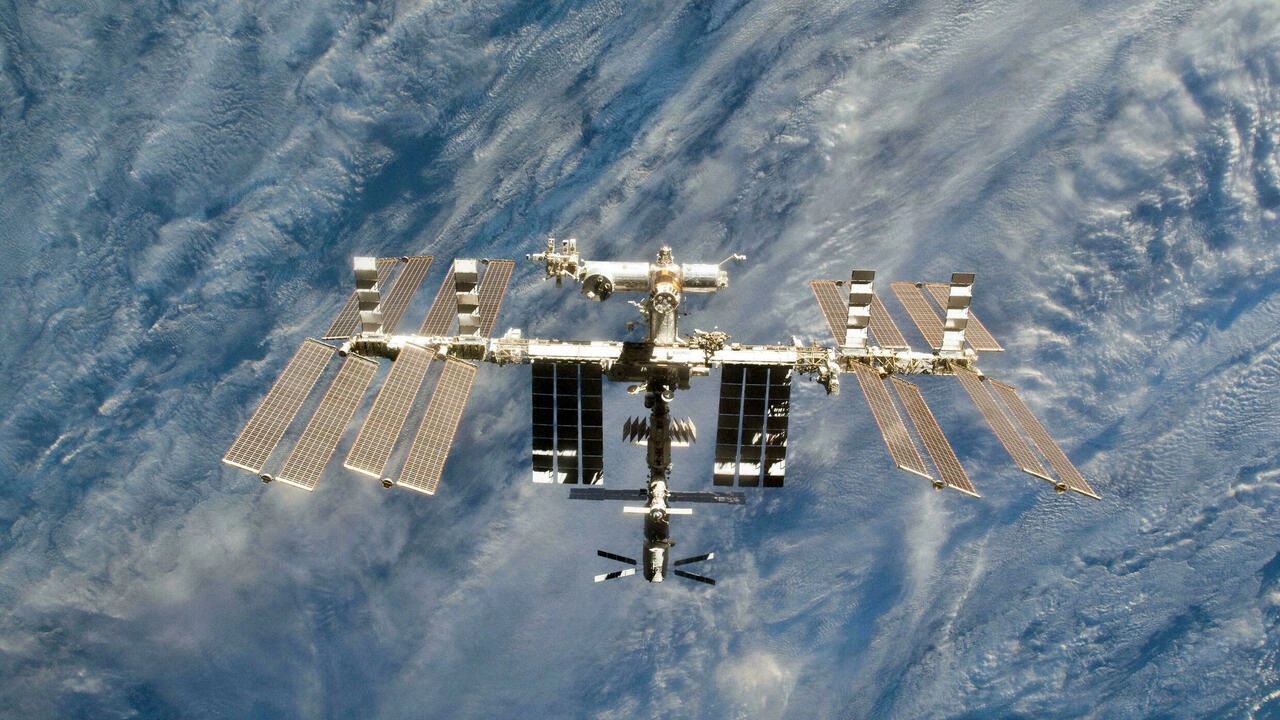 Sanksi dapat menyebabkan stasiun luar angkasa jatuh: Roscosmos