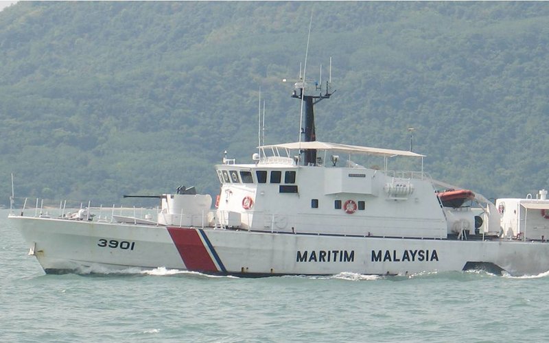 MMEA menyelamatkan guru Filipina setelah kapal mereka hanyut ke perairan Malaysia