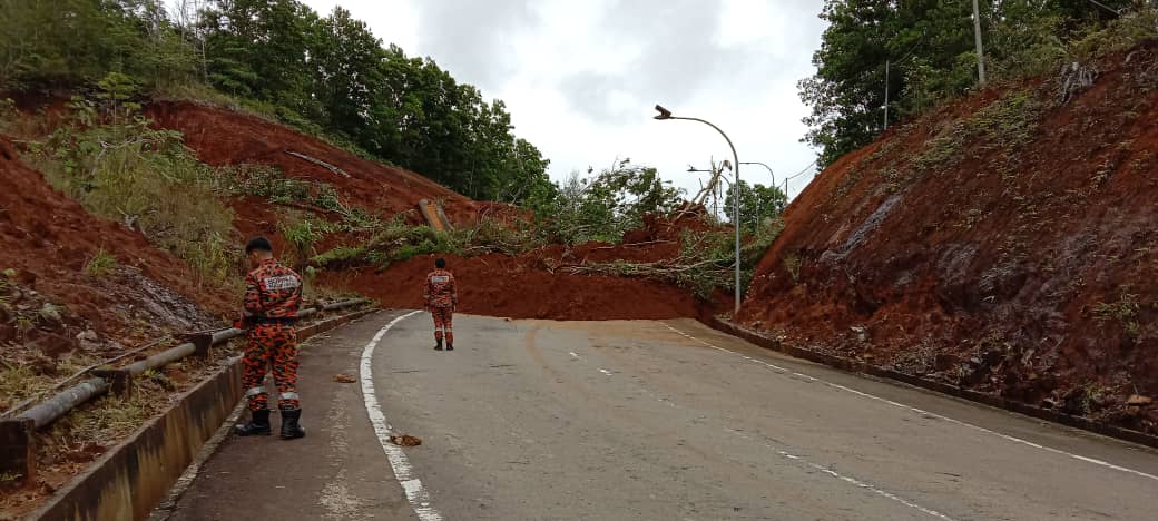 Deux glissements de terrain à Ranau
