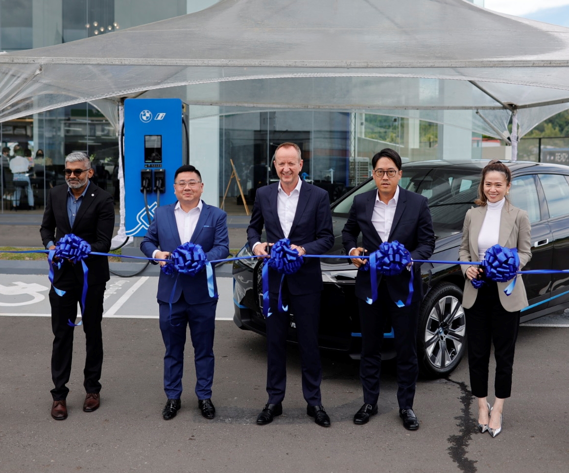 Regas Premium Sabah meluncurkan dealer BMW yang baru direlokasi di Kota Kinabalu