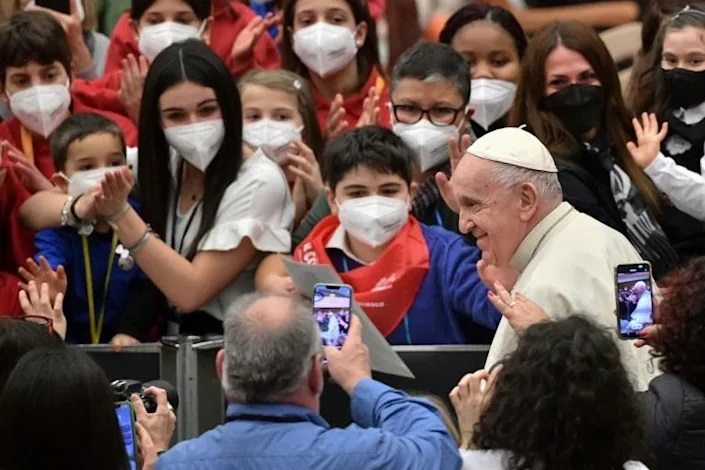 Paus dalam perombakan ‘tektonik’ birokrasi Vatikan