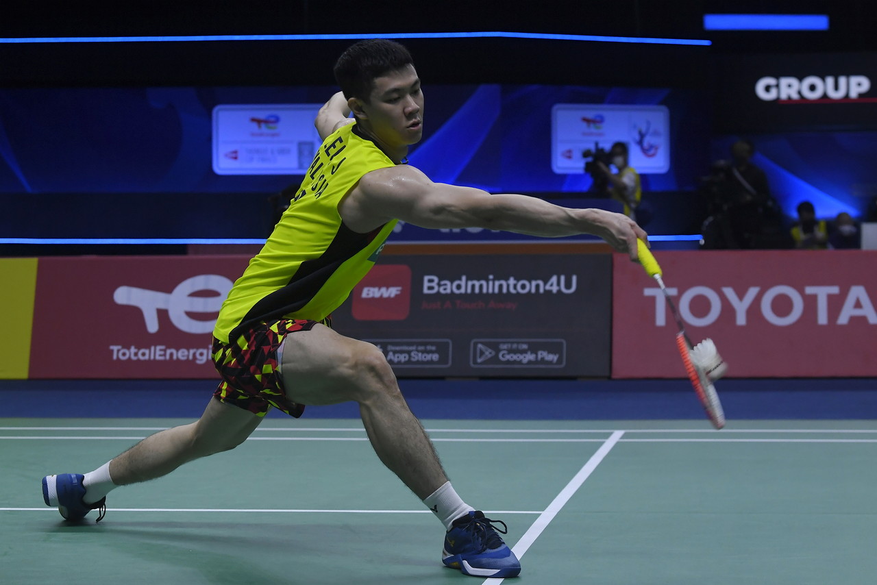 Thomas Cup Malaysia whip England 5-0