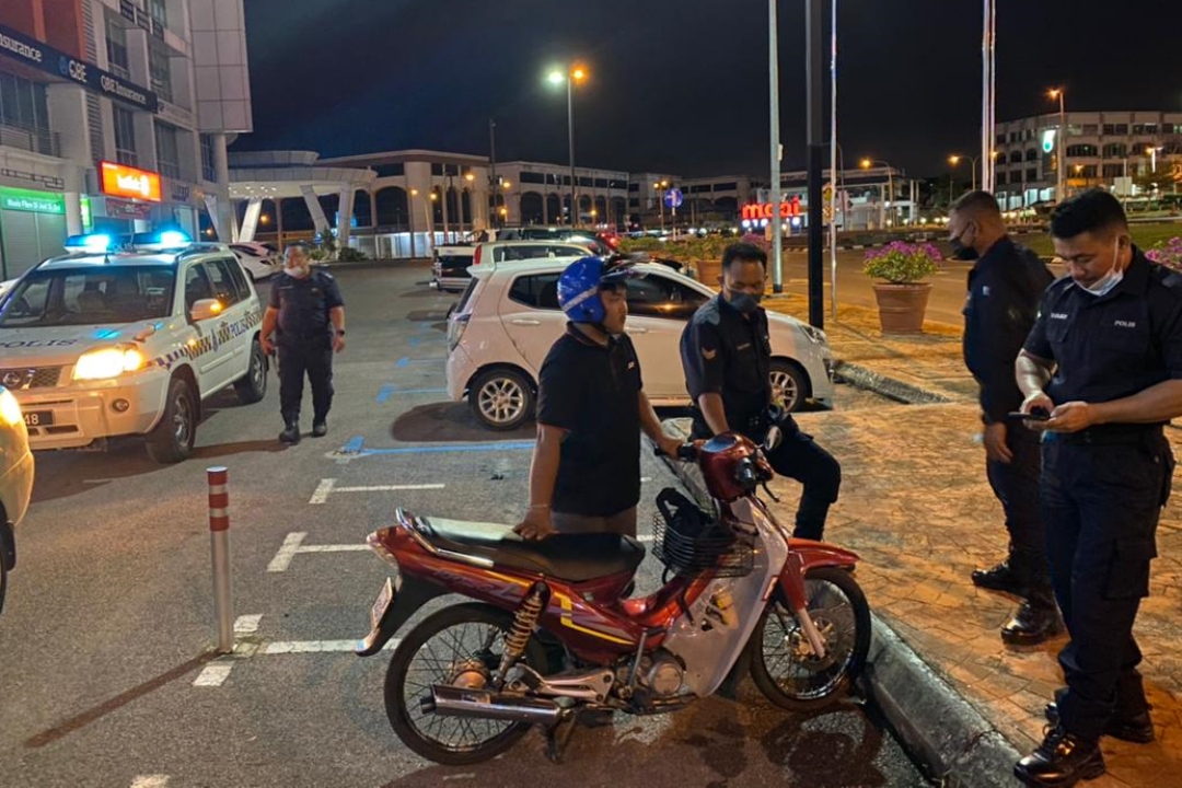 La police de Kuching intensifie sa patrouille de prévention du crime avant Gawai