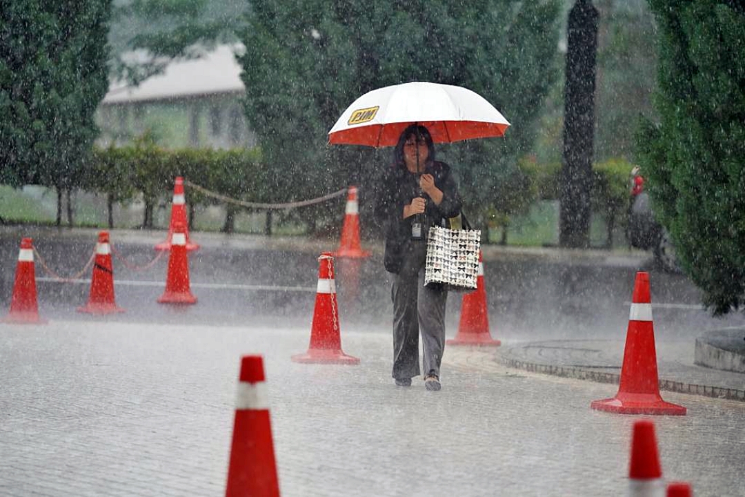 Avertissement d’alerte de pluie continue à Sarawak, Sabah