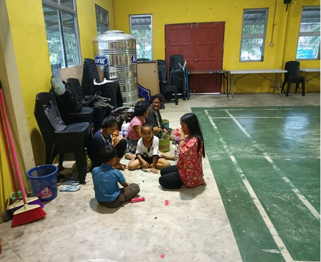 Trois familles évacuées à Sebuyau en raison des inondations