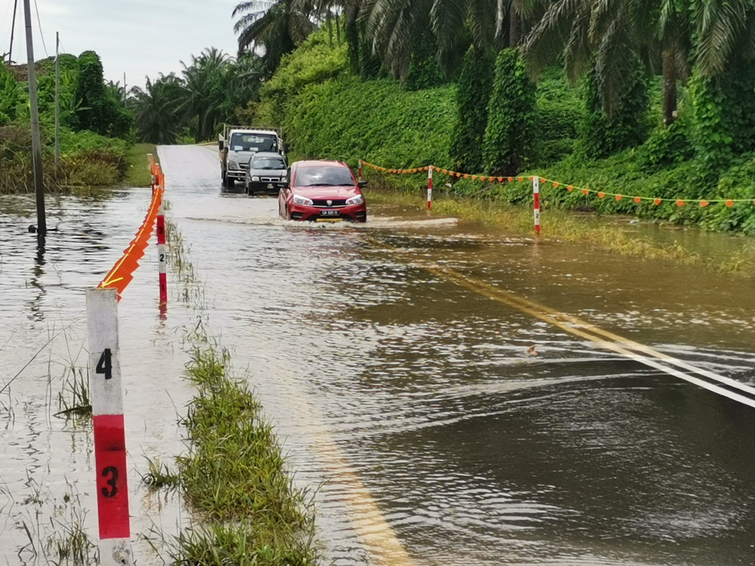 Un ponceau bouché à l’origine de l’inondation de la route de Peninjau