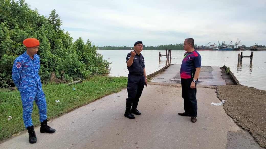 Deux disparus après le plongeon d’une voiture dans la rivière Sg Maaw
