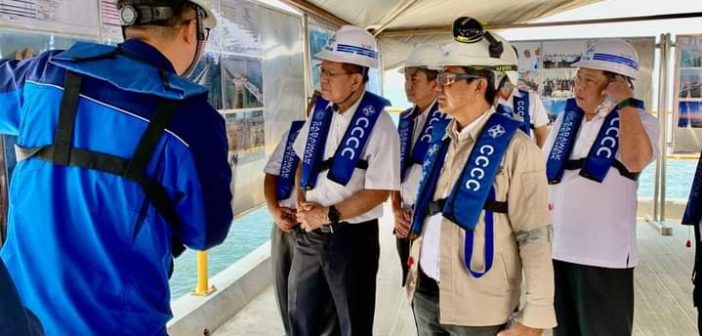 S’wak Transport Minister, officers visit almost completed methanol plant in Bintulu